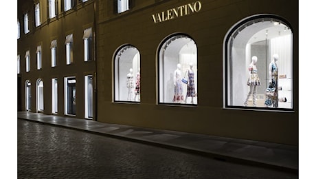 Colpo grosso nella boutique di Valentino a Roma: rubate diverse borse