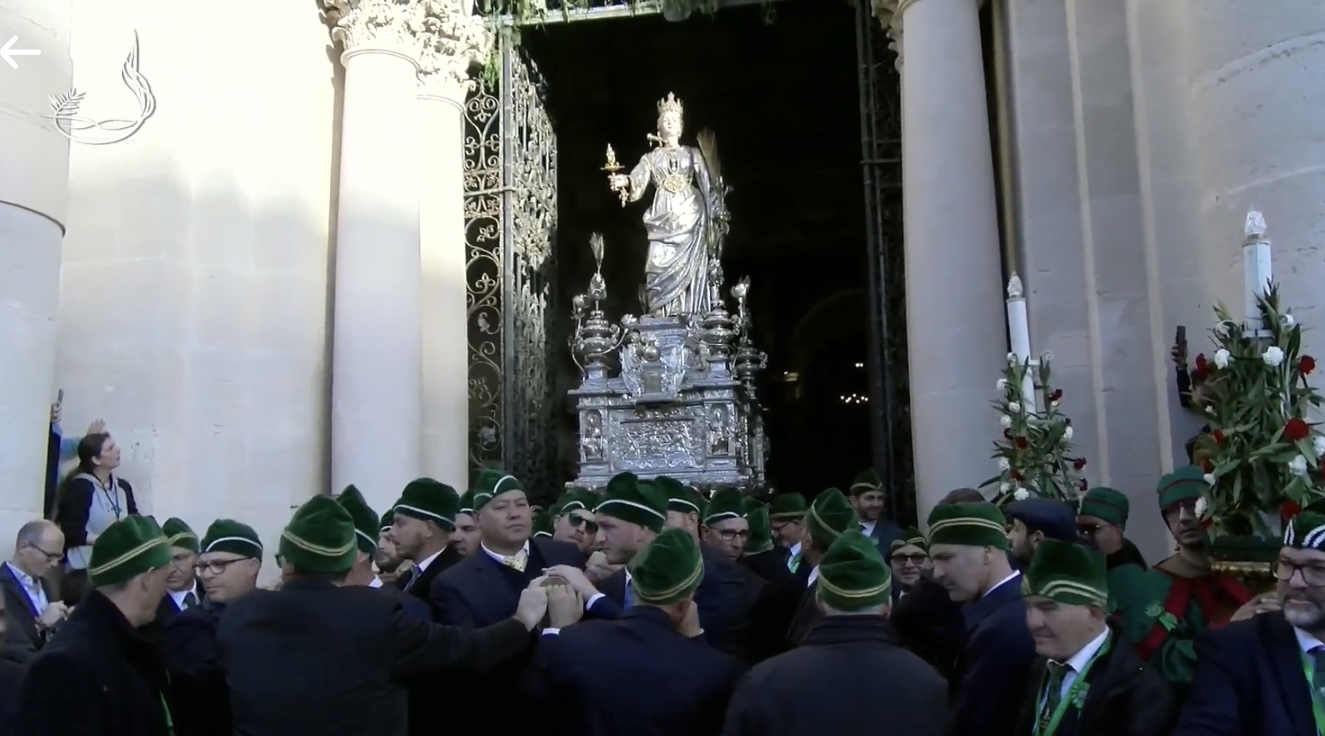 Un Aereo E Un Elicottero Per Il Ritorno Del Corpo Di Santa Lucia Cbaf