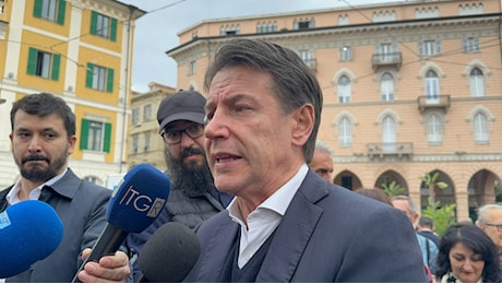 M5S a rischio estinzione nelle urne. Conte sotto accusa sulle alleanze