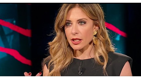 Francesca Fagnani, la richiesta più strana dai suoi followers: Ti prego, fammi vedere i piedi