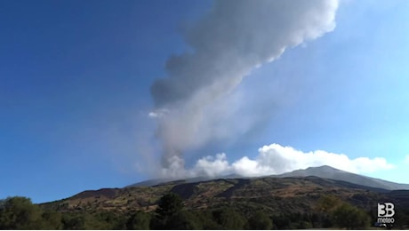 Cronaca diretta - Etna, forti boati: uno violento alle 8.55 - Video