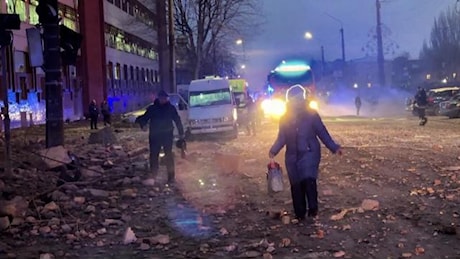 Ucraina: strage a Zaporizhzhia, raid russo su edificio civile uccide almeno 13 persone