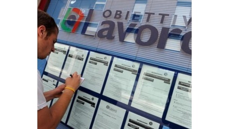 Lavoro, Istat, lieve calo occcupati a novembre