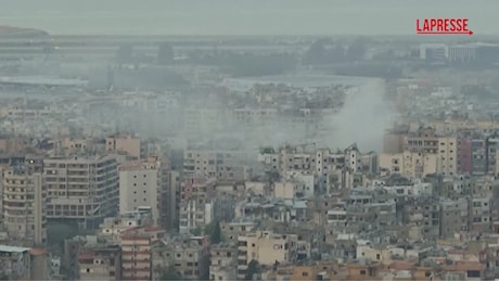 VIDEO Libano, colonne di fumo ricoprono lo skyline di Beirut