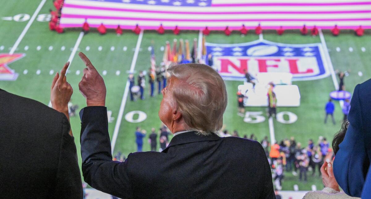 Il Super Bowl Nfl, la storia dei fischi a Taylor Swift e il problema di Trump: eterna star di The Apprentice