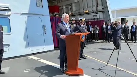 Il ministro Tajani visita la fregata italiana Marceglia a Osaka