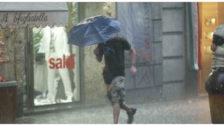 Meteo Napoli domani, allerta meteo gialla in Campania: venti forti e possibili mareggiate