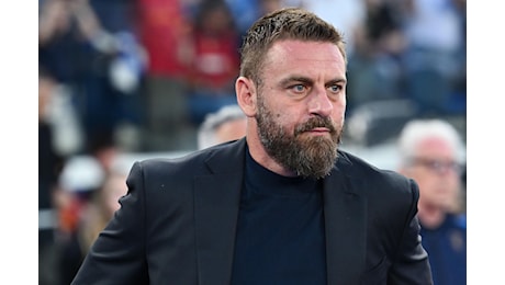 La Roma esonera De Rossi, i tifosi della Lazio godono e colpiscono