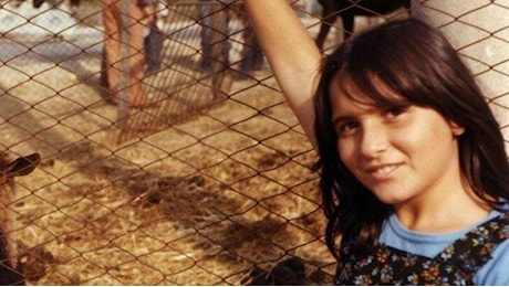 Caso Orlandi, arriva la pista francese: ma cosa centra la scomparsa di Emanuela con le visioni e gli episodi di bilocazione di Sophie L.? Il racconto di Gianluigi Nuzzi tra ipotesi di misticismo e dep