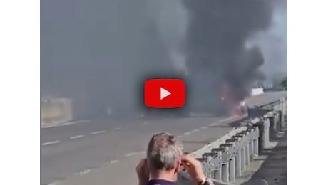 Puglia: assalto a un portavalori sulla statale Lecce Brindisi; auto in fiamme e colpi di pistola, il Video
