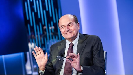 Pier Luigi Bersani lancia in referendum anti-autonomia: “Raccontano favole, così smontano lo Stato”