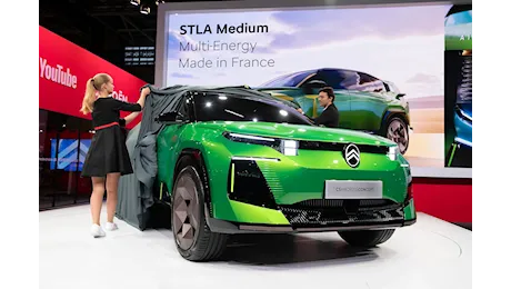 Stellantis a Parigi tra novità Citroen Peugeot 2025, Tavares e Antonella Bruno