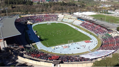 Serie B: il derby tra Cosenza e Catanzaro finisce con un pareggio incredibile