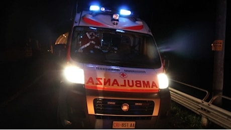 Mezzolombardo: un uomo scende dalla macchina e spara, il suv sbanda e finisce contro un’altra auto. Poi la fuga nei campi