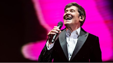 Gianni Morandi, la festa per gli 80 anni: “Più che della morte ho paura di dimenticare”