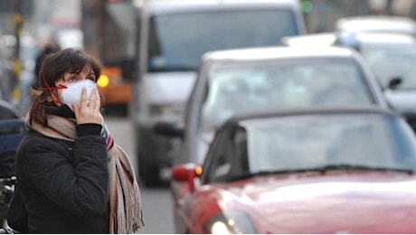 Maltempo, la minaccia del vento. Smog, oggi nuovo bollino rosso