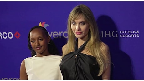 Angelina Jolie con la figlia Zahara ai Palm Springs International Film Awards