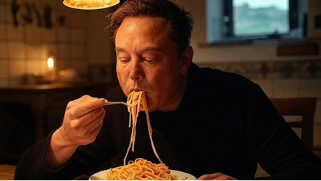 Musk mangia un piatto di spaghetti. Il tycoon festeggia su X la liberazione di Sala