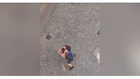 Lugano, tentata rapina in una gioielleria, scontro tra poliziotti e ladri in fuga, parte un colpo di pistola - VIDEO