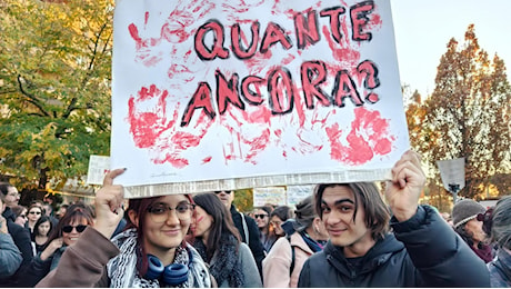 “Adesso ascoltate le femministe”. La marea fucsia di Non una di meno e Lucha y Siesta a Montecitorio