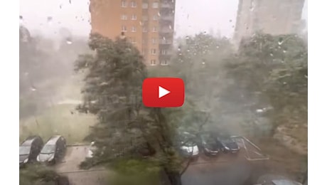 Meteo Video: Russia, furiosa tempesta di Vento e Pioggia flagella il centro di Mosca