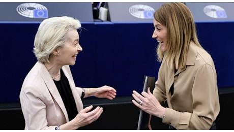 Von der Leyen, via libera del Parlamento alla Commissione Ue: 370 sì, lontano da quota 401. Ursula: «È un bel giorno per l'Europa, il centro tiene»