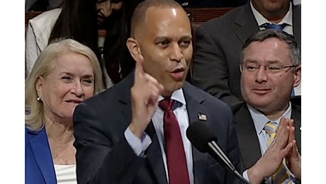 Stati Uniti . I dem in cerca di leader: ci prova (invano) il deputato Hakeem Jeffries