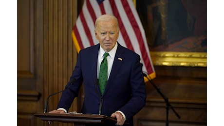 Biden si ritira: la resa del presidente in 24 ore, dalla decisione all'annuncio