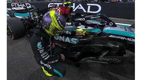 F1, l'omaggio da brividi della Mercedes a Lewis Hamilton: Grazie Lewis. VIDEO