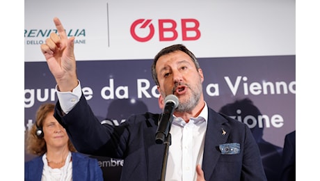 Omicidio Viareggio, Salvini: “Se il morto non fosse stato delinquente non sarebbe finita così”. Valanga di commenti sui social