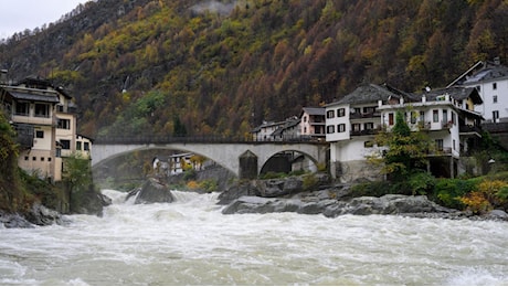 Allerta meteo in Valsesia: il fiume ai livelli di guardia, in giornata attesi nubifragi