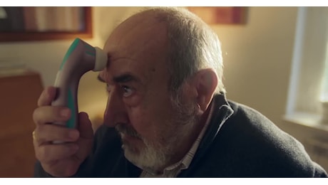 Spagna, nonno usa sex toy della nipote credendolo un termometro nella pubblicità della crema spalmabile Nocilla - VIDEO