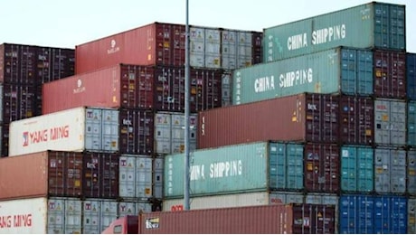 Dazi, le ultime notizie in diretta | Trump ipotizza l'80% per la Cina. La Casa Bianca: tariffa del 10% valida per tutti i Paesi