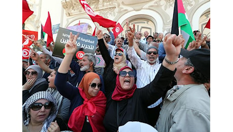 Tunisia, tra fede e disillusione: l'ombra di Kaïs Saïed sulle elezioni