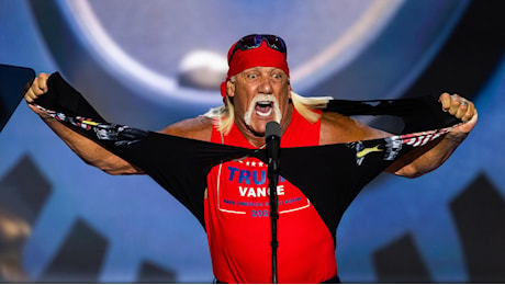 Anche Hulk Hogan al fianco di Trump: È il mio eroe, è il più tosto di tutti. Salverà il sogno americano