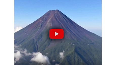 Meteo: Giappone, il Monte Fuji senza neve a fine Ottobre, non accadeva da 130 anni; il Video