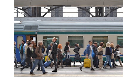 Sabato gli aerei, domenica i treni: weekend di scioperi nel trasporto pubblico